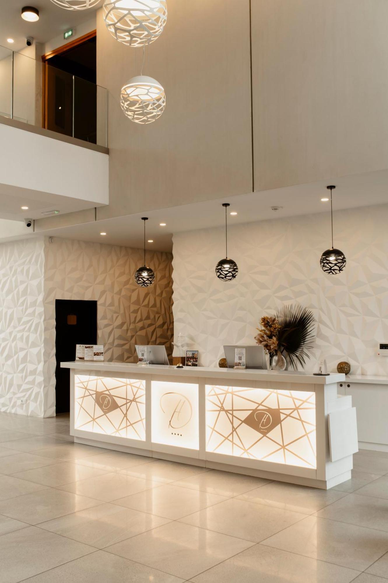Hotel Dali Val D'Europe شانتيلو أو بْري المظهر الخارجي الصورة